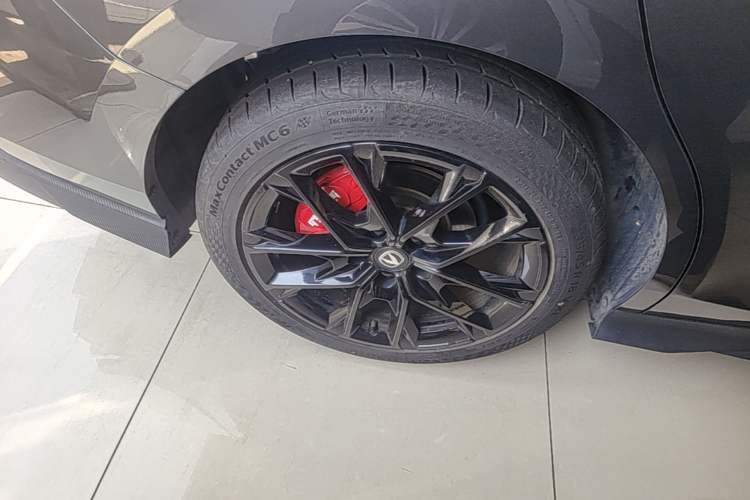 Used CHANGAN UNI-V 2024 1.5T Prestige Edition Right Rear Wheel Hub