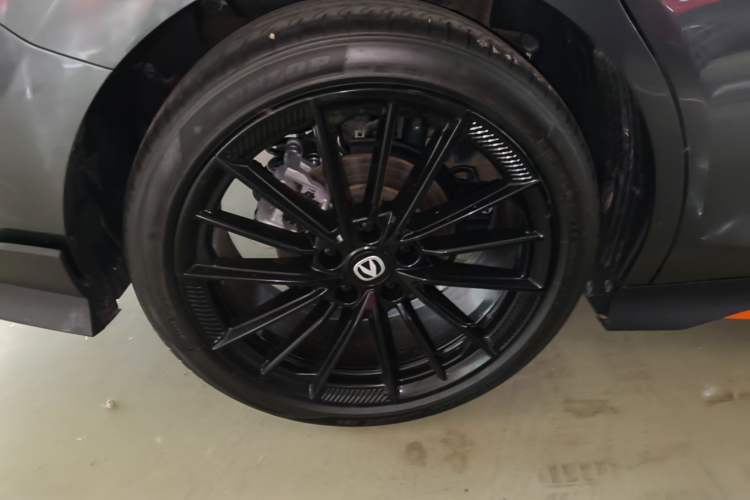 Used CHANGAN UNI-V 2024 1.5T Prestige Sport Edition Right Rear Wheel Hub