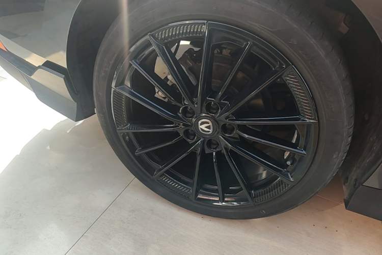Used CHANGAN UNI-V 2024 1.5T Prestige Sport Edition Right Rear Wheel Hub