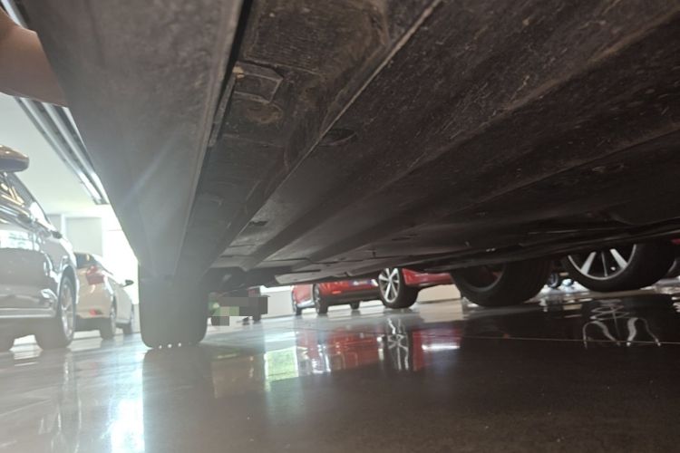 Used CHANGAN UNI-V 2024 1.5T High-Energy Version Right Side Sill