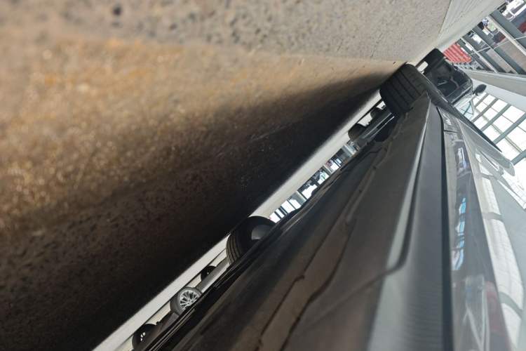 Used CHANGAN UNI-V 2024 1.5T Prestige Edition Right Side Sill