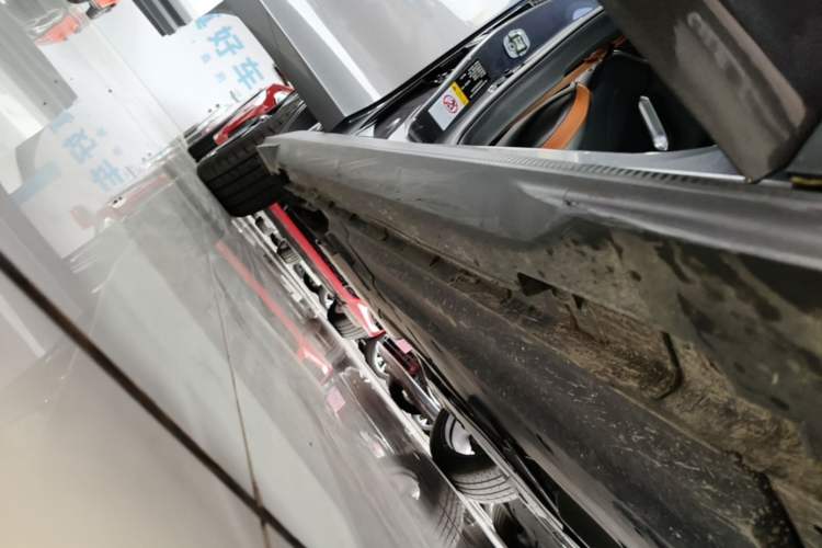 Used CHANGAN UNI-V 2024 1.5T High-Energy Version Right Side Sill