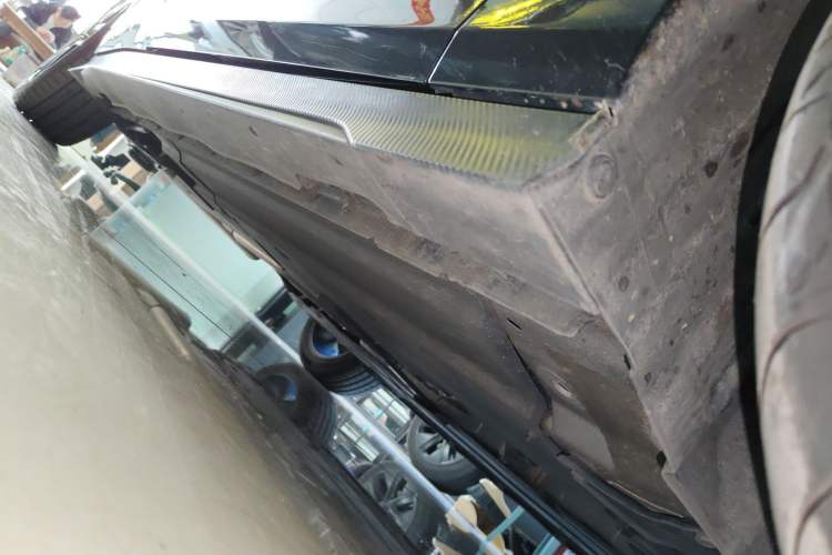 Used CHANGAN UNI-V 2024 1.5T Prestige Edition Right Side Sill