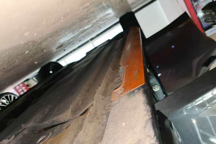 Used CHANGAN UNI-V 2024 1.5T Prestige Sport Edition Right Side Sill