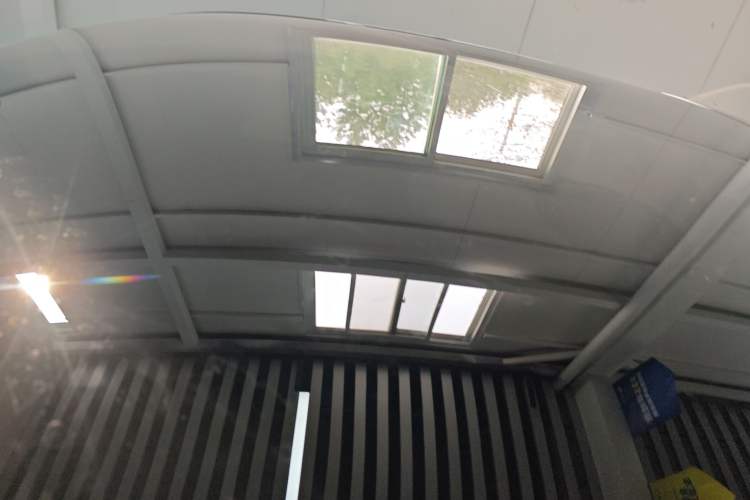 Used CHANGAN UNI-V 2024 1.5T High-Energy Version Roof