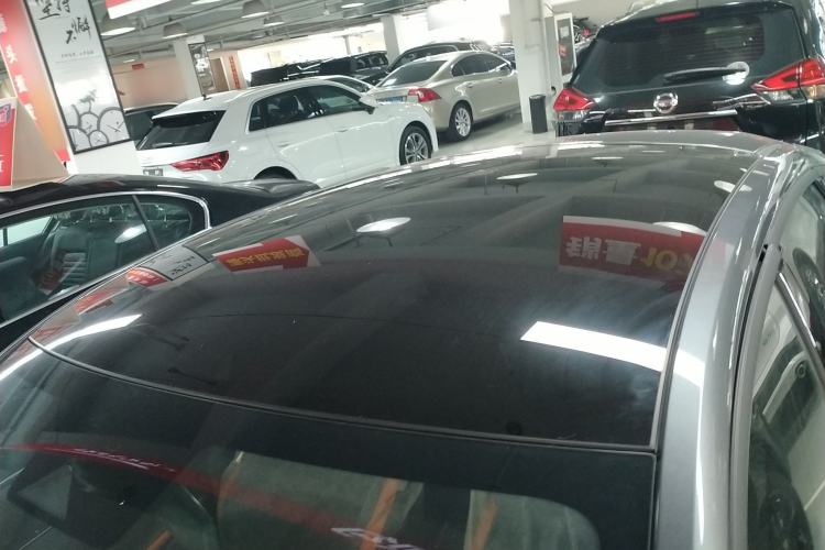 Used CHANGAN UNI-V 2024 1.5T High-Energy Version Roof