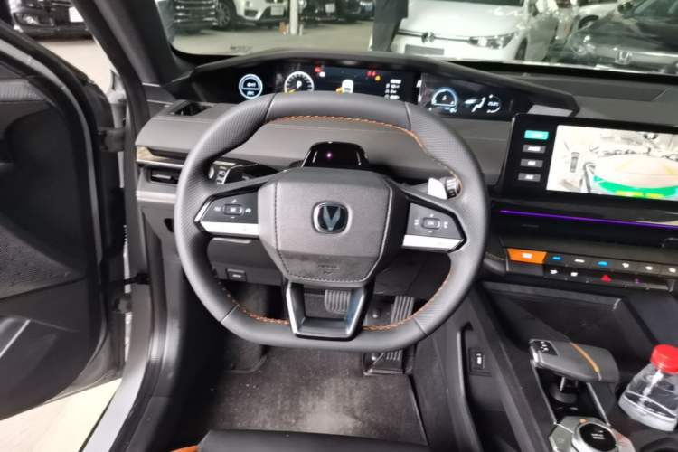 Used CHANGAN UNI-V 2024 1.5T High-Energy Version Steering Wheel