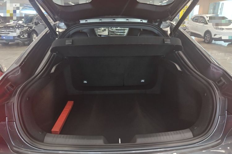 Used CHANGAN UNI-V 2024 1.5T High-Energy Version Trunk