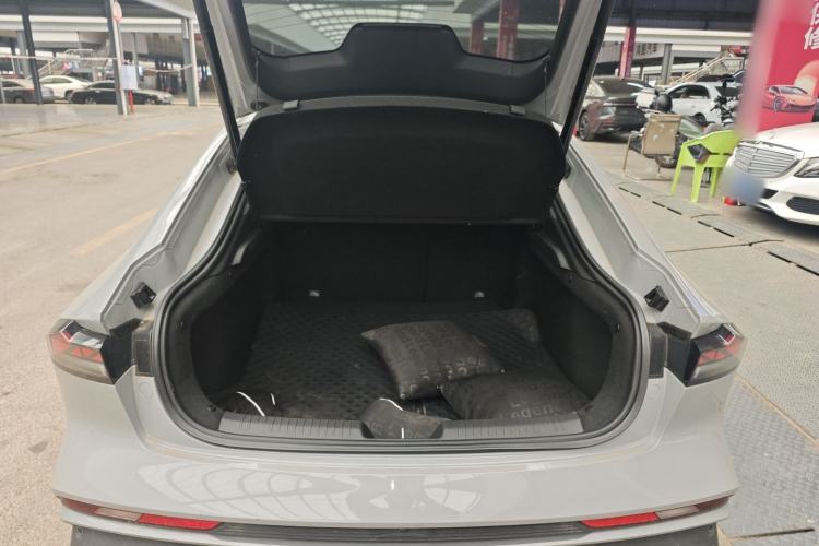 Used CHANGAN UNI-V 2024 1.5T Prestige Edition Trunk