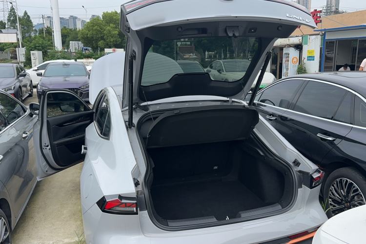 Used CHANGAN UNI-V 2024 1.5T Prestige Sport Edition Trunk