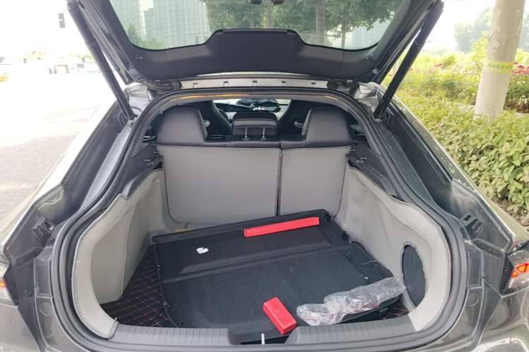 Used CHANGAN UNI-V 2024 1.5T Smart Navigation Version Trunk