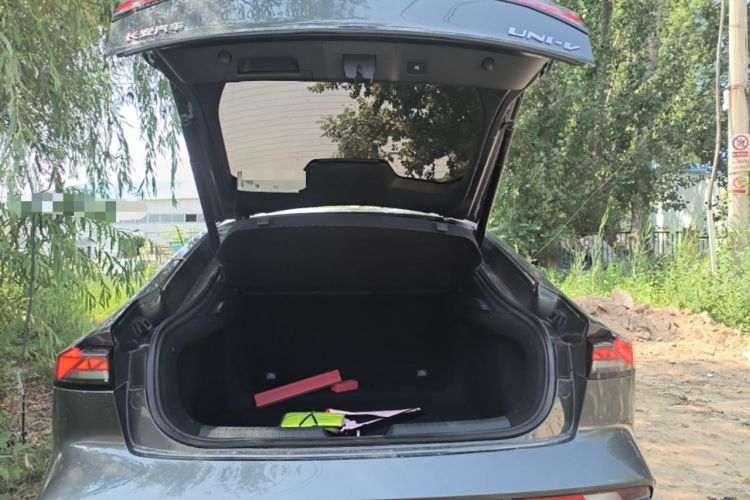 Used CHANGAN UNI-V 2024 1.5T Prestige Edition Trunk