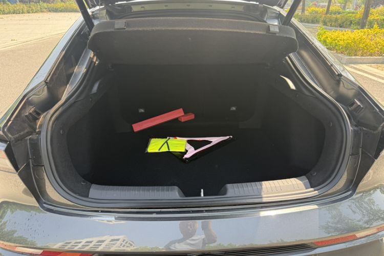 Used CHANGAN UNI-V 2024 1.5T Prestige Edition Trunk