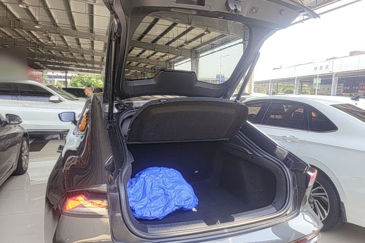 Used CHANGAN UNI-V 2024 1.5T Prestige Edition Trunk