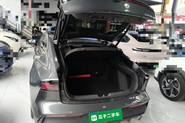 Used CHANGAN UNI-V 2024 1.5T High-Energy Version Trunk