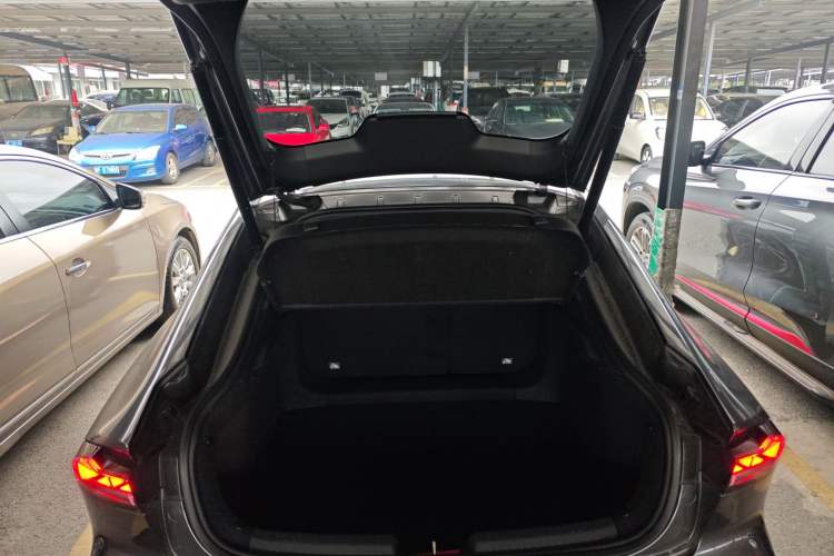 Used CHANGAN UNI-V 2024 1.5T Prestige Sport Edition Trunk