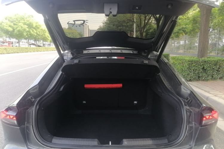 Used CHANGAN UNI-V 2024 1.5T Prestige Edition Trunk