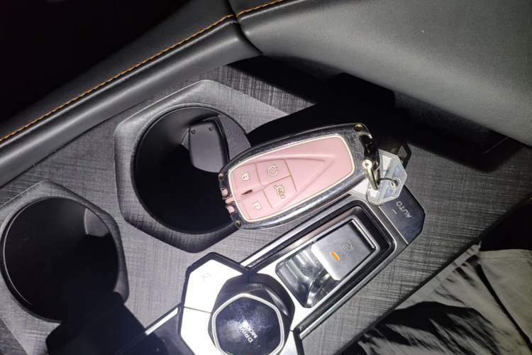 Used CHANGAN UNI-V 2024 1.5T Prestige Edition Vehicle Key