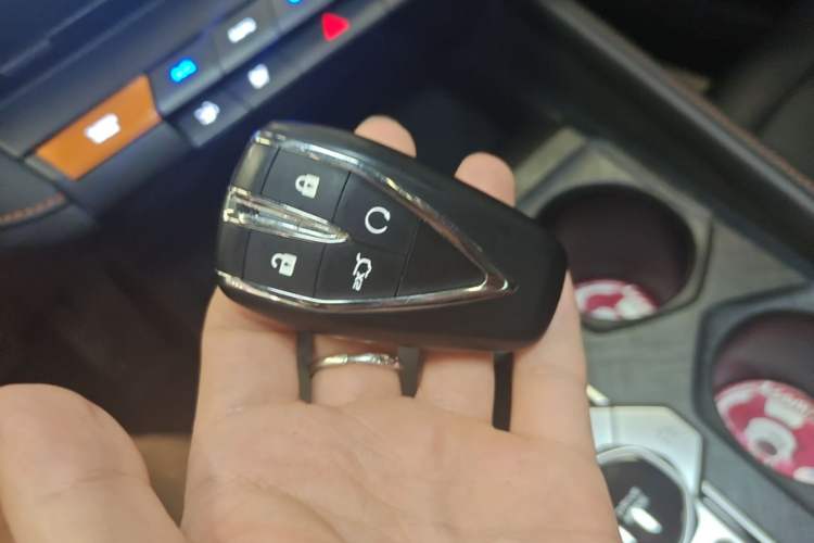 Used CHANGAN UNI-V 2024 1.5T High-Energy Version Vehicle Key