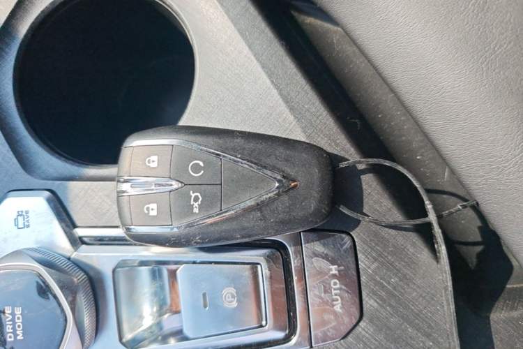 Used CHANGAN UNI-V 2024 1.5T Prestige Edition Vehicle Key
