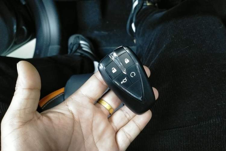 Used CHANGAN UNI-V 2024 1.5T High-Energy Version Vehicle Key