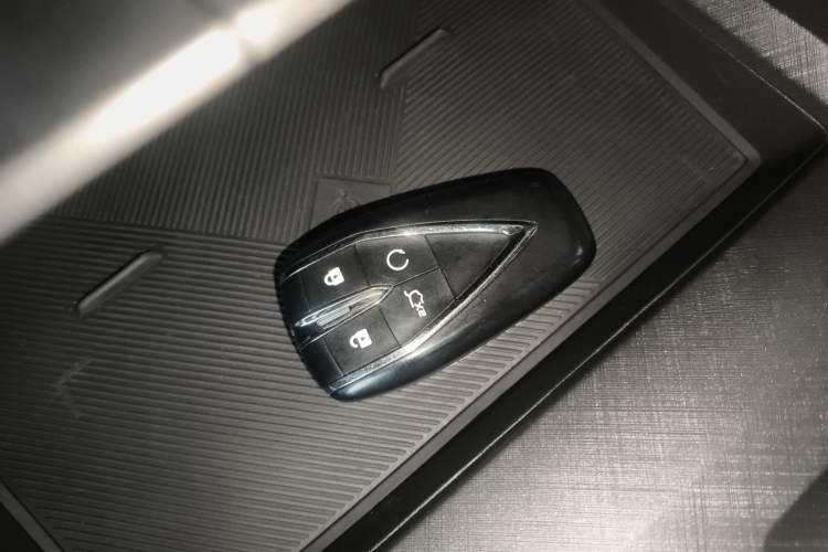 Used CHANGAN UNI-V 2024 1.5T Prestige Edition Vehicle Key
