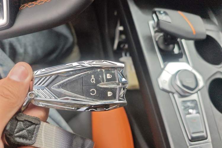 Used CHANGAN UNI-V 2024 1.5T Prestige Sport Edition Vehicle Key