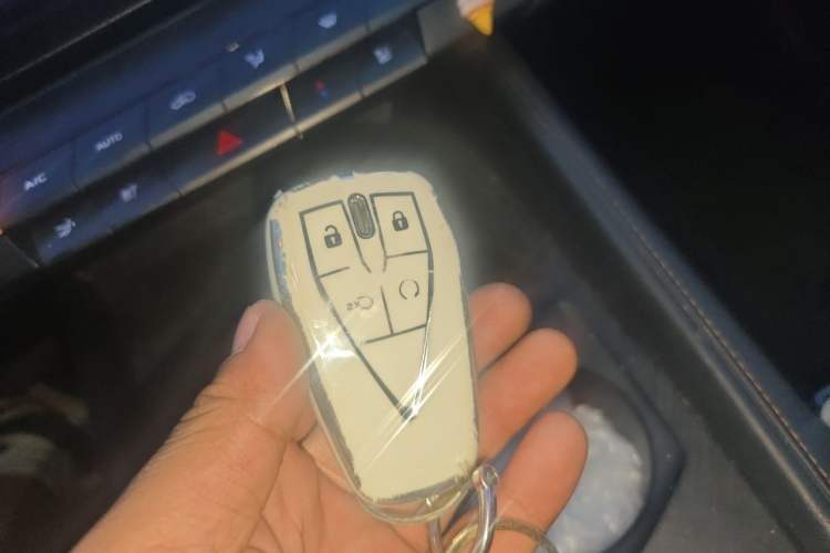 Used CHANGAN UNI-V 2024 1.5T Prestige Edition Vehicle Key