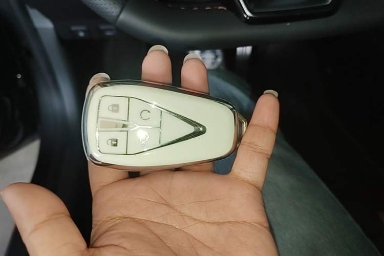 Used CHANGAN UNI-V 2024 1.5T Prestige Sport Edition Vehicle Key