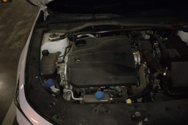 Used CHANGAN UNI-V 2024 1.5T Prestige Sport Edition Engine Bay Right