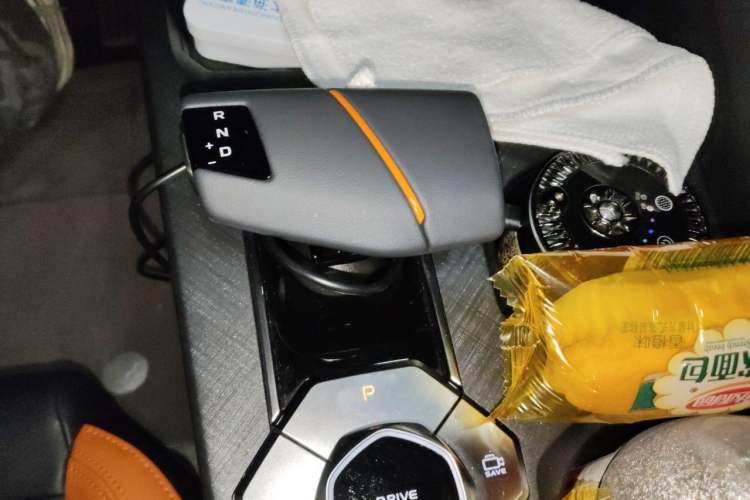 Used CHANGAN UNI-V 2024 1.5T Prestige Sport Edition Gear Lever