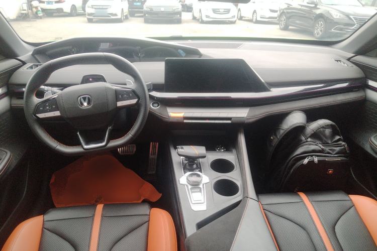 Used CHANGAN UNI-V 2024 1.5T Prestige Sport Edition Center Console