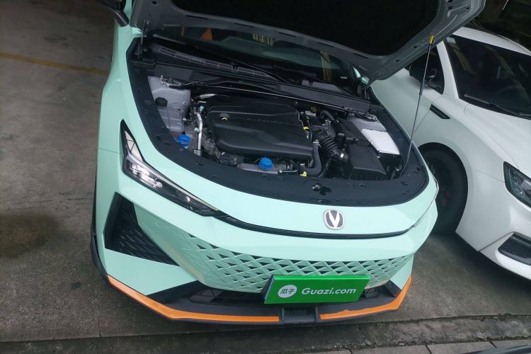 Used CHANGAN UNI-V 2024 1.5T Prestige Edition Engine Bay