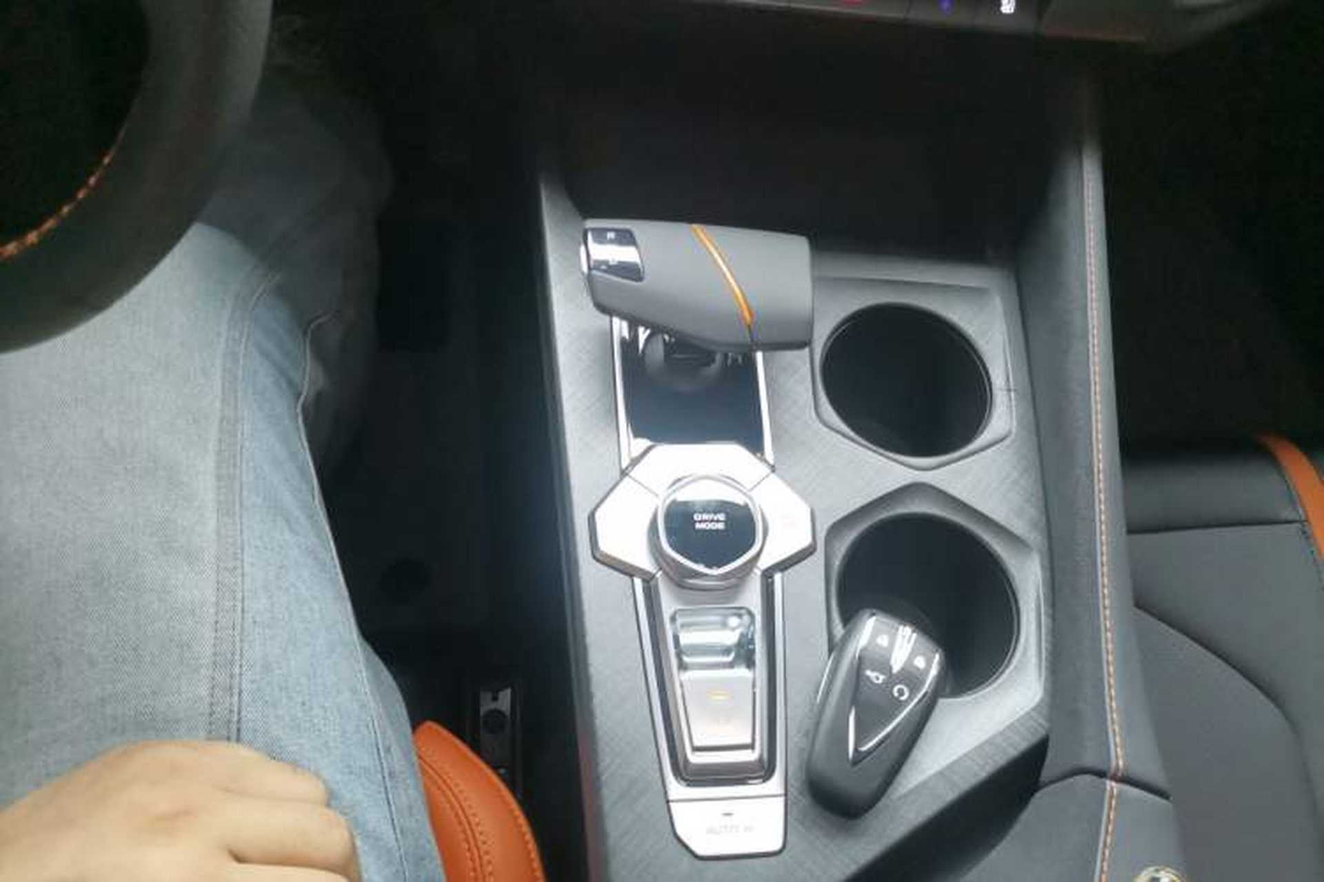 Used CHANGAN UNI-V 2024 1.5T Prestige Edition Gear Lever