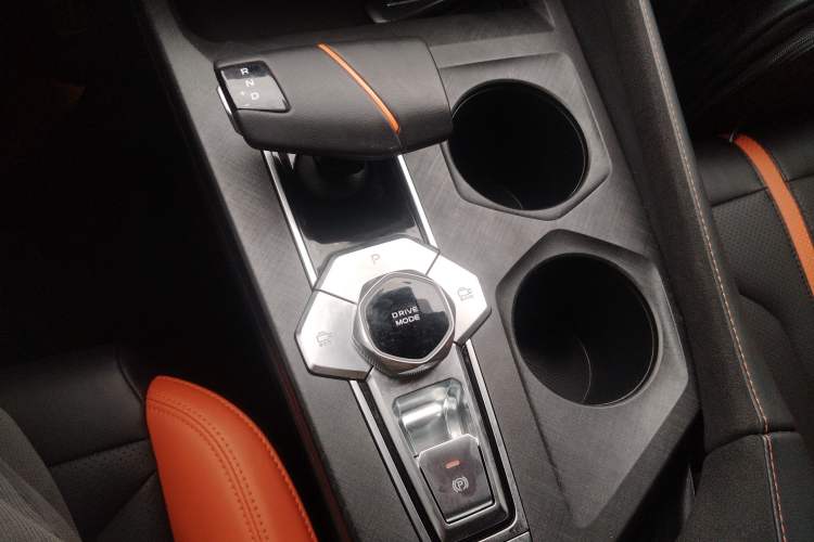 Used CHANGAN UNI-V 2024 1.5T Prestige Sport Edition Gear Lever