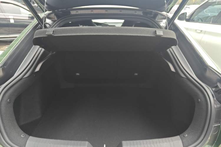 Used CHANGAN UNI-V 2024 1.5T Prestige Edition Trunk