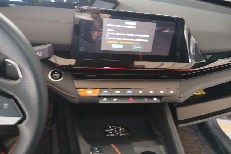 Used CHANGAN UNI-V 2024 1.5T Smart Navigation Version Audio And AC Panel