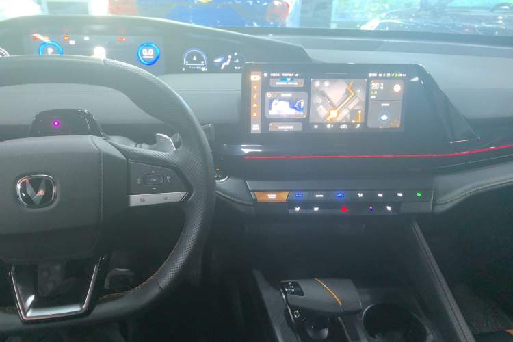 Used CHANGAN UNI-V 2024 1.5T Smart Navigation Version Interior 3
