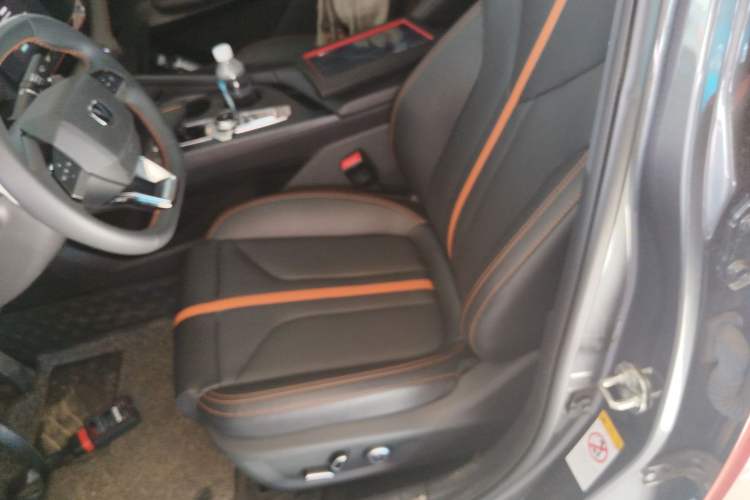Used CHANGAN UNI-V 2024 1.5T Smart Navigation Version Left Front Seat