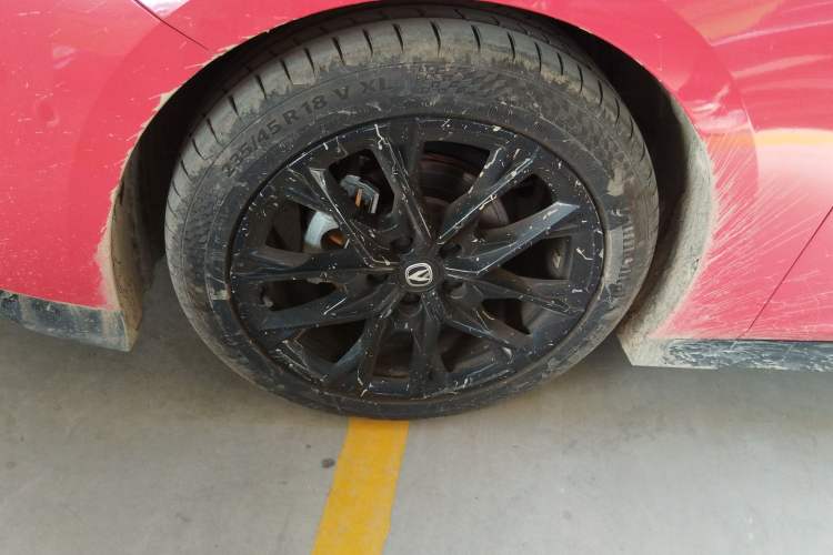 Used CHANGAN UNI-V 2024 1.5T Smart Navigation Version Left Front Wheel Hub