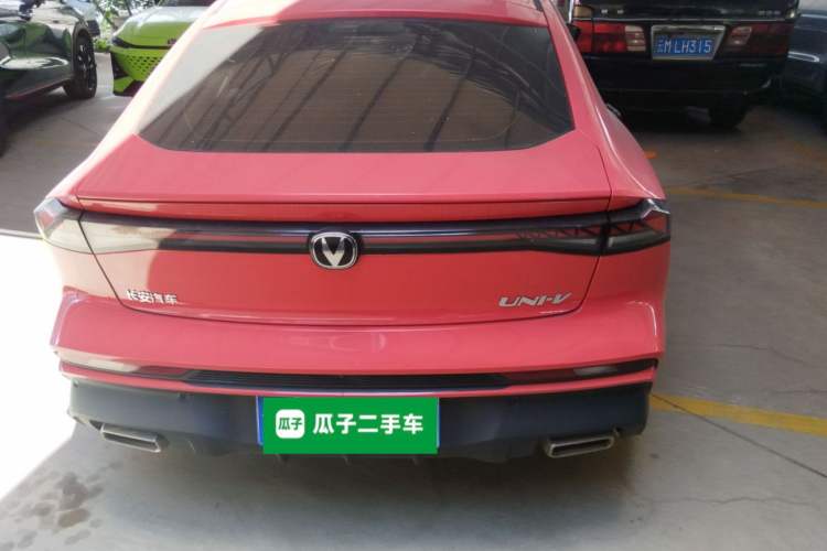 Used CHANGAN UNI-V 2024 1.5T Smart Navigation Version Rear