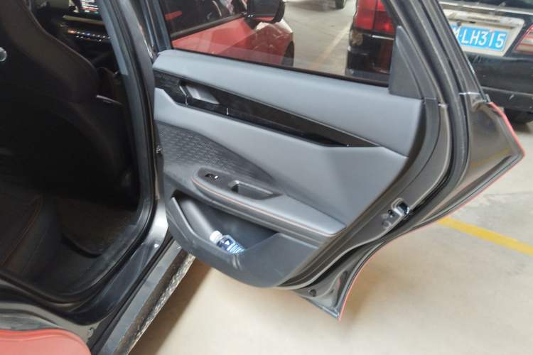 Used CHANGAN UNI-V 2024 1.5T Smart Navigation Version Right Rear Door Interior