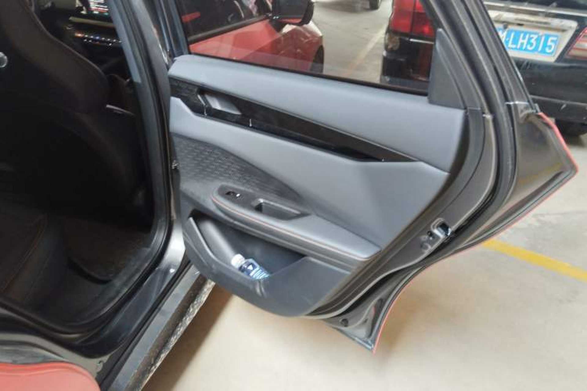 Used CHANGAN UNI-V 2024 1.5T Smart Navigation Version Right Rear Door Interior