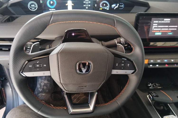Used CHANGAN UNI-V 2024 1.5T Smart Navigation Version Steering Wheel