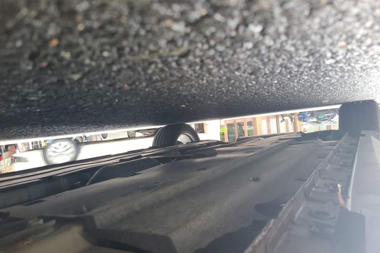 Used CHANGAN UNI-V 2024 1.5T High-Energy Version Chassis Front Right