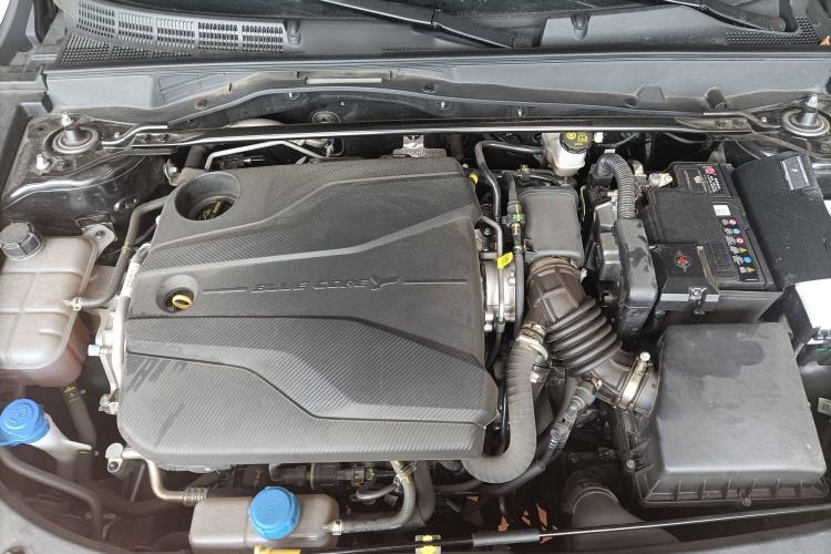 Used CHANGAN UNI-V 2024 1.5T Prestige Sport Edition Engine Bay