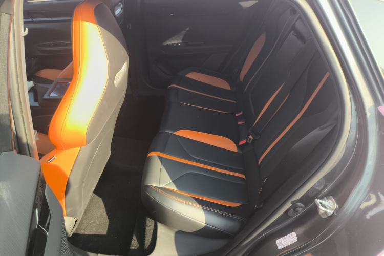 Used CHANGAN UNI-V 2024 1.5T Prestige Sport Edition Interior 4