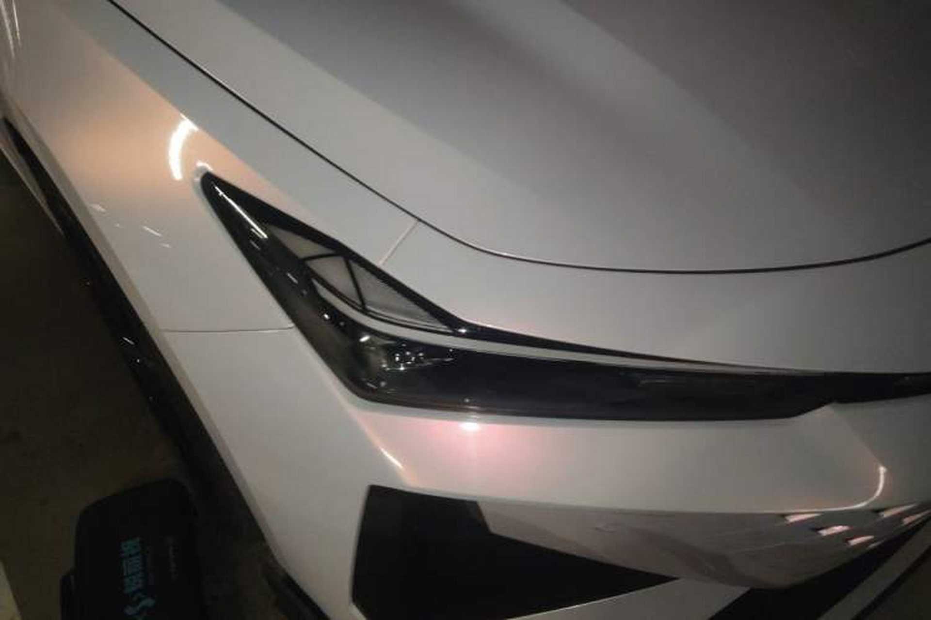 Used CHANGAN UNI-V 2024 1.5T Prestige Sport Edition Right Front Headlight