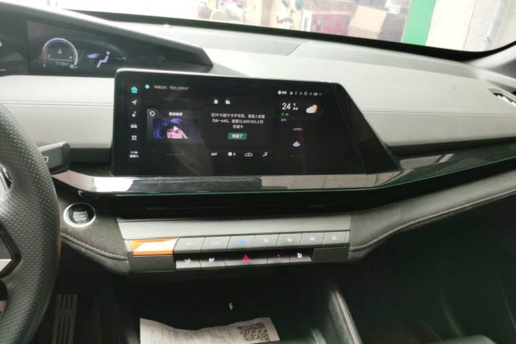 Used CHANGAN UNI-V 2024 1.5T Prestige Edition Audio And AC Panel