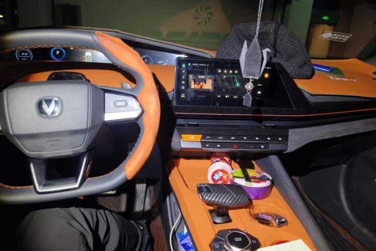 Used CHANGAN UNI-V 2024 1.5T Prestige Sport Edition Audio And AC Panel